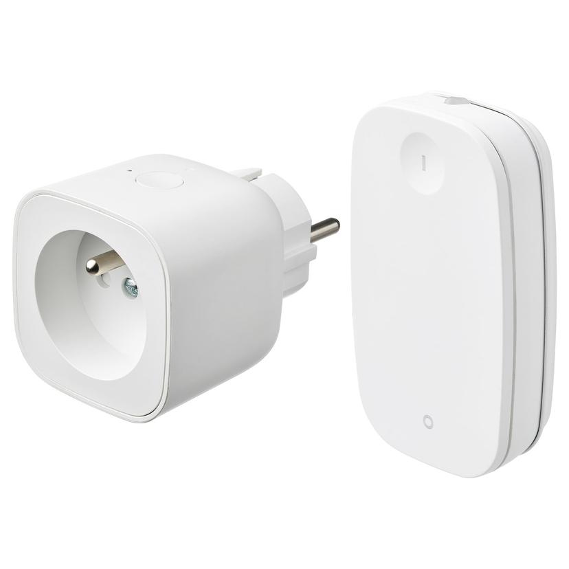 TRETAKT — Умная розетка с пультом дистанционного управления.