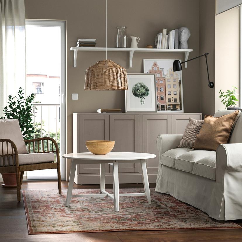 JÄRNVÄG — Ковер с низким ворсом и декоративным розово-бежевым узором.