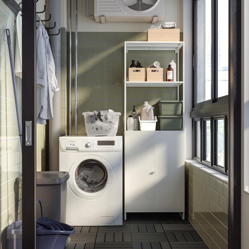 JOSTEIN — Полка с дверцами, для использования внутри и снаружи помещений, белая.