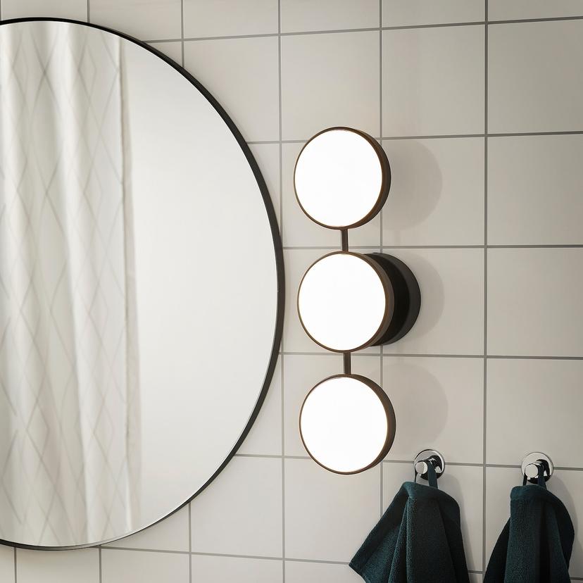 KABOMBA — Светодиодный настенный светильник, с регулировкой яркости, матовый/черный.