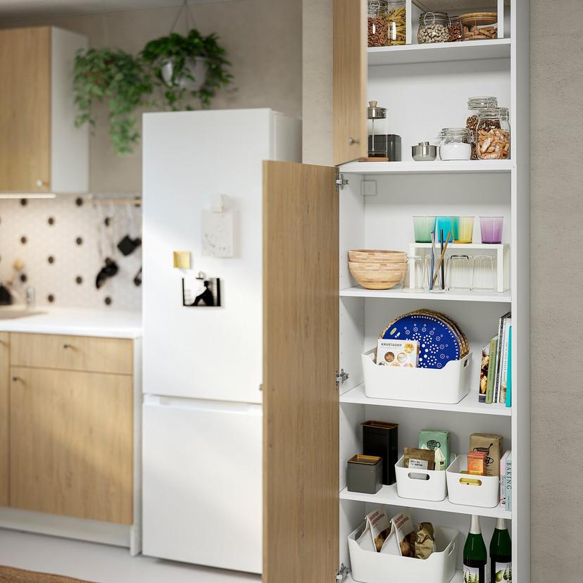 KNOXHULT — Высокий шкаф с дверцами, имитация дуба.