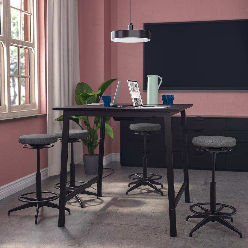 MITTZON — Конференционный стол, шпон ясеня, тонированный в черный цвет.