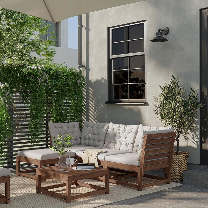 NÄMMARÖ — 3-osobowa sofa modułowa, zewn, z podnóżkiem bejca jasnobrązowa/Kuddarna jasny szarobeżowy,