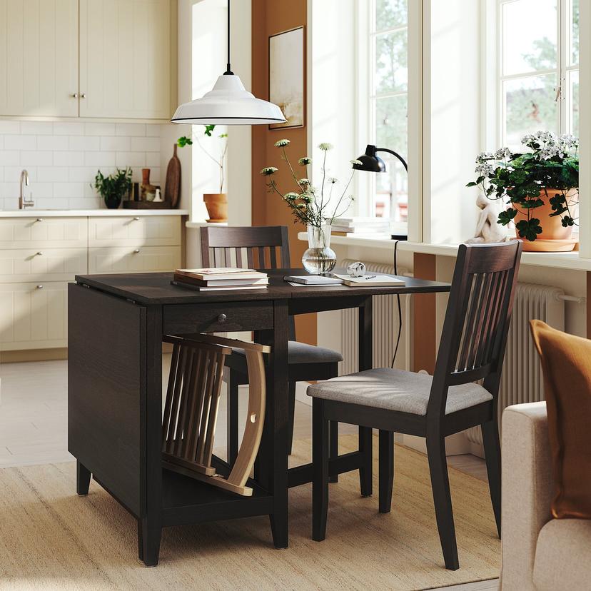 NÄSINGE / NÄSINGE — Стол и 2 стула, раскладной стол, шпон бука, окрашенный в темно-коричневый/коричневый цвет, цвет «Киланда», светло-бежевый.