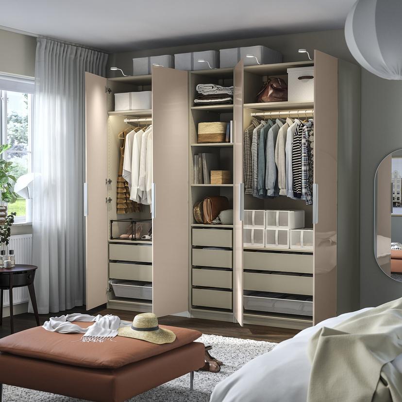 PAX / FARDAL — Глянцевое сочетание бежевого и светло-оранжевого цветов в гардеробе