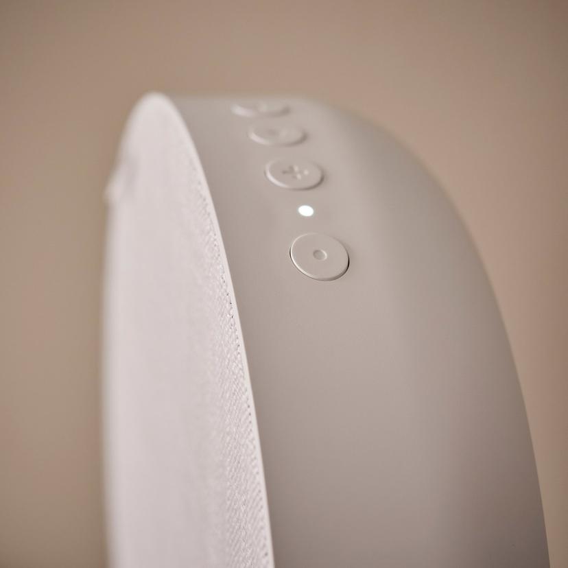 SOLSKYDD — Портативная Bluetooth-колонка, белая.