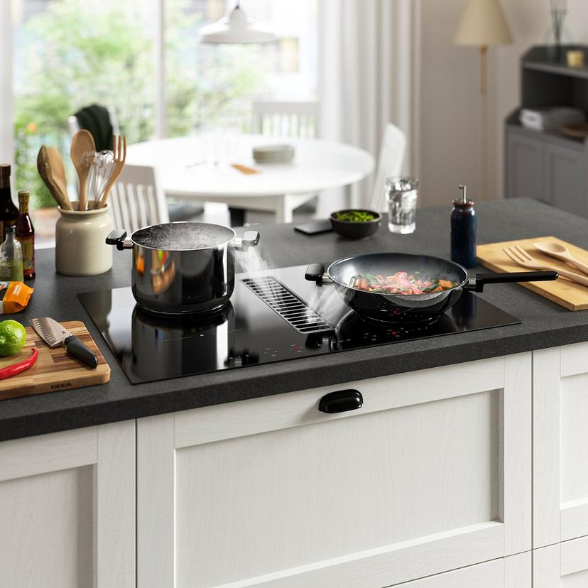 TÄCKNAN — Индукционная варочная панель со встроенной вытяжкой, IKEA 300, черная.