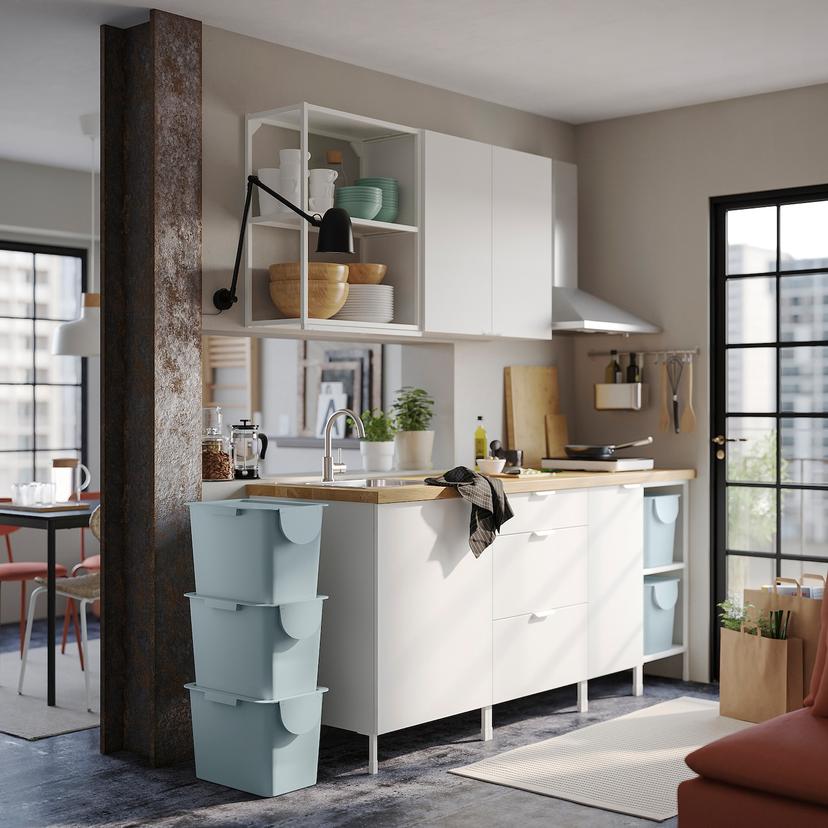 TRÖSKNING — Пластиковая корзина с крышкой, светло-голубовато-серая.