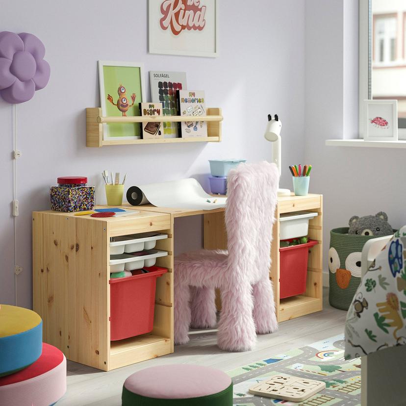 TROFAST — Biurko z pojemnika/tacami z przegr, jasna sosna bejcowana na biało/biały czerwony,