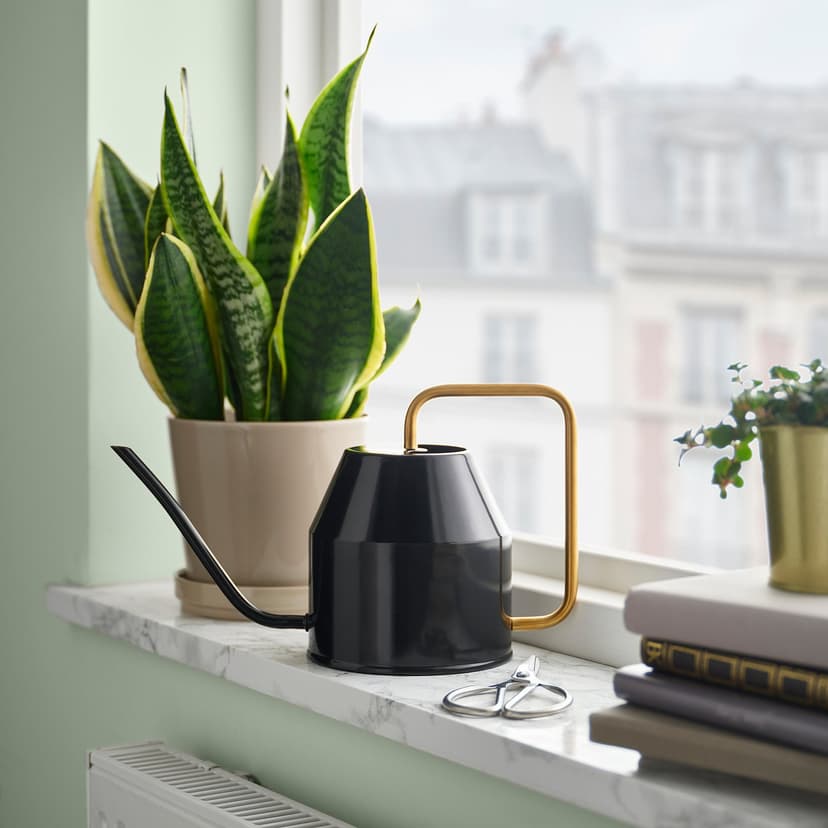 VATTENKRASSE — Konewka, czarny/złoty kolor,